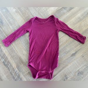 Kyte Baby - Long sleeve bodysuit - 6-12mo - Color Dahlia